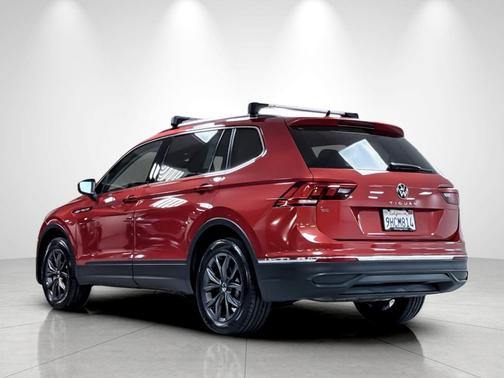 Kings Red Metallic 2023 Volkswagen Tiguan 2.0T SE