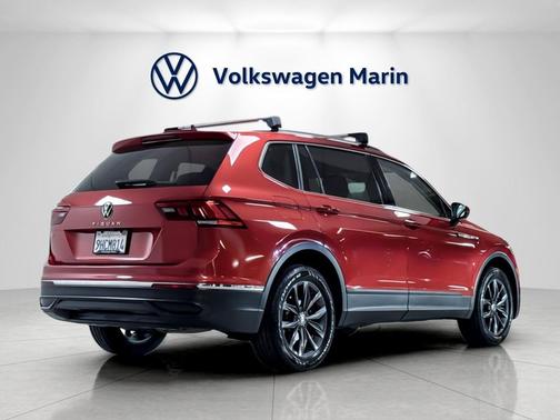 Kings Red Metallic 2023 Volkswagen Tiguan 2.0T SE
