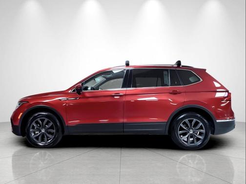 Kings Red Metallic 2023 Volkswagen Tiguan 2.0T SE