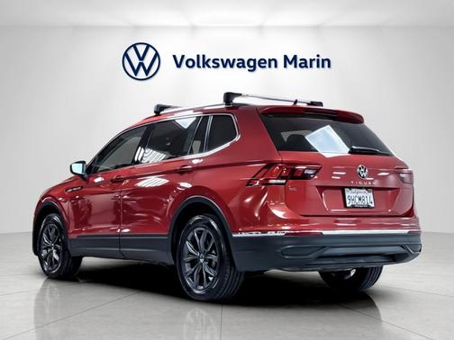 Kings Red Metallic 2023 Volkswagen Tiguan 2.0T SE