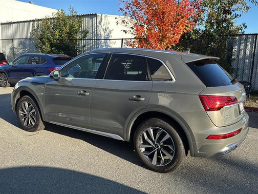 2023 Audi Q5 45 S line Premium Plus