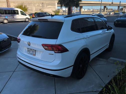 2021 Volkswagen Tiguan 2.0T SE R-Line Black 4MOTION