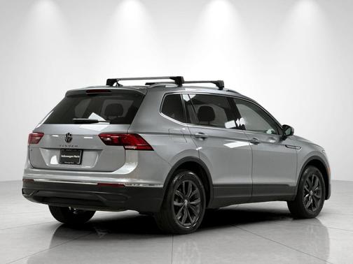 Pyrite Silver Metallic 2023 Volkswagen Tiguan 2.0T SE