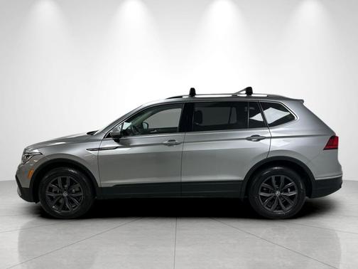 Pyrite Silver Metallic 2023 Volkswagen Tiguan 2.0T SE
