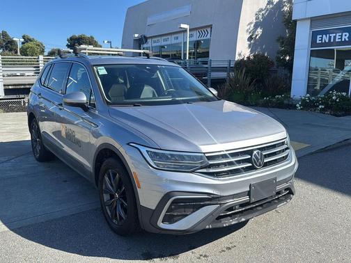 Pyrite Silver Metallic 2023 Volkswagen Tiguan 2.0T SE