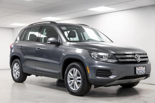 Photo 1 of 26 of 2017 Volkswagen Tiguan 2.0T S