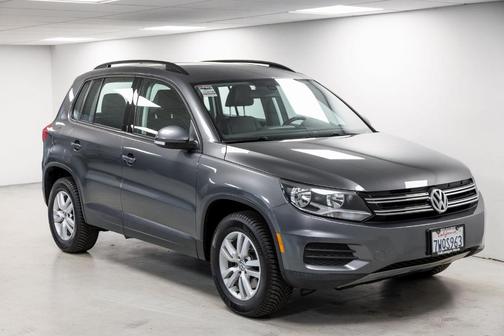 Photo 3 of 26 of 2017 Volkswagen Tiguan 2.0T S