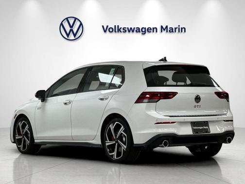 Opal White Pearl 2026 Volkswagen Golf GTI 2.0T SE DSG