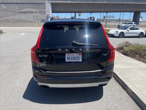 2017 Volvo XC90 T6 Momentum