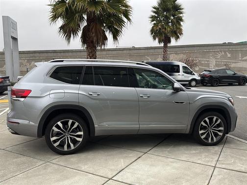 2023 Volkswagen Atlas 3.6L SEL Premium