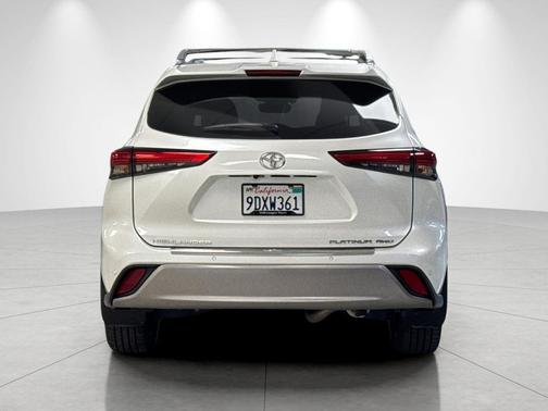 Wind Chill Pearl 2022 Toyota Highlander Platinum