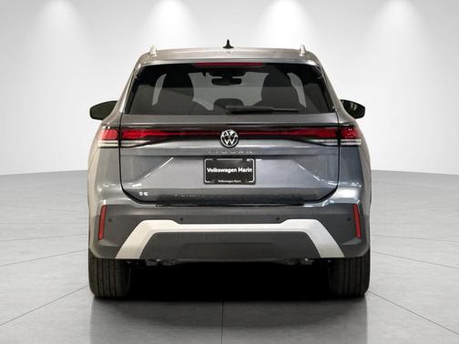 Platinum Gray Metallic 2026 Volkswagen Tiguan 2.0T SE