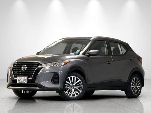 Gun Metallic 2021 Nissan Kicks SV
