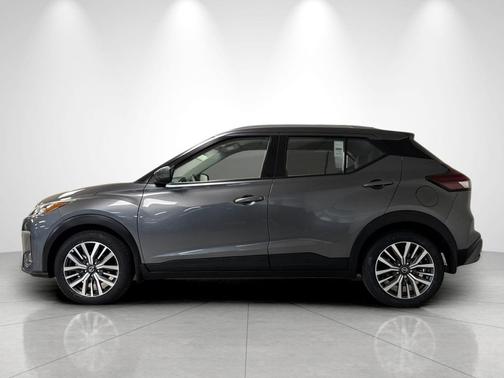 Gun Metallic 2021 Nissan Kicks SV