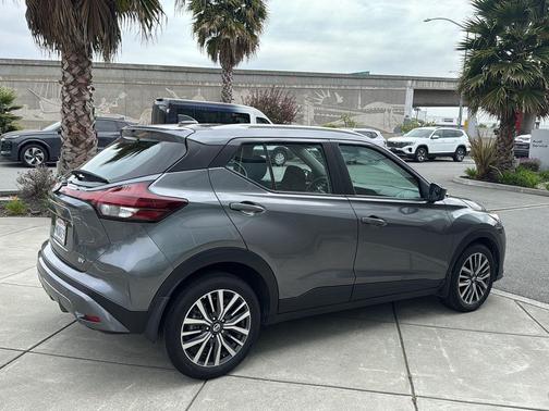 2021 Nissan Kicks SV