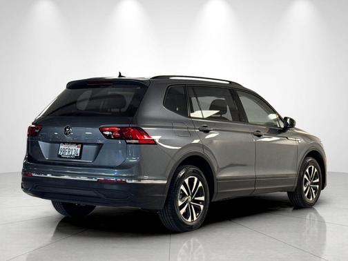 Platinum Gray Metallic 2022 Volkswagen Tiguan 2.0T S