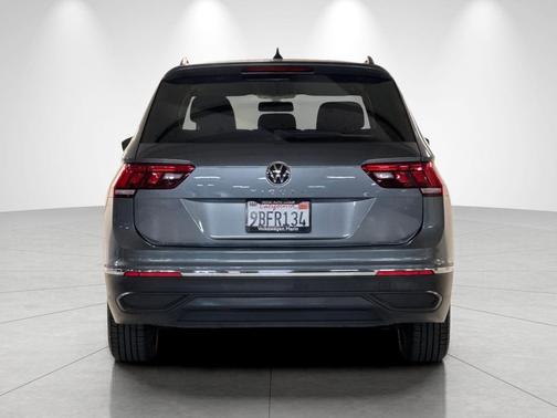 Platinum Gray Metallic 2022 Volkswagen Tiguan 2.0T S