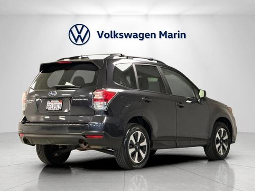 Dark Gray Metallic 2018 Subaru Forester 2.5i Premium