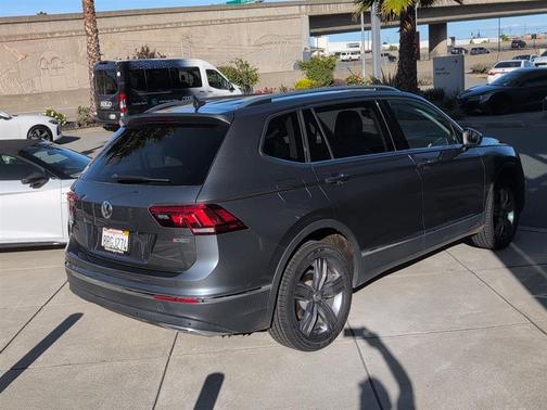 Platinum Gray Metallic 2020 Volkswagen Tiguan 2.0T SEL
