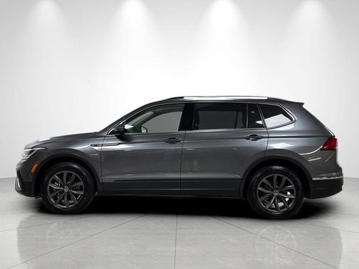 Platinum Gray Metallic 2023 Volkswagen Tiguan 2.0T SE