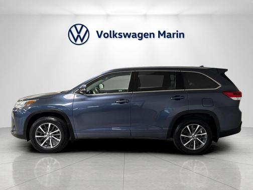 Shoreline Blue Pearl 2017 Toyota Highlander XLE