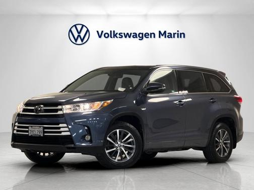 Shoreline Blue Pearl 2017 Toyota Highlander XLE