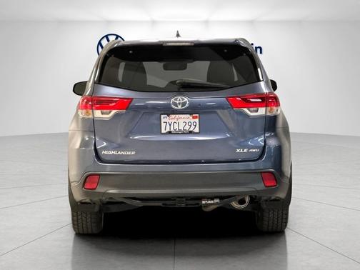 Shoreline Blue Pearl 2017 Toyota Highlander XLE