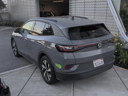 2023 Volkswagen ID.4 Pro