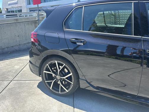 Deep Black Pearl 2024 Volkswagen Golf R 2.0T Manual