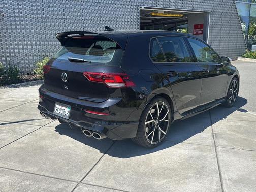 Deep Black Pearl 2024 Volkswagen Golf R 2.0T Manual