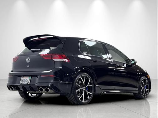 Deep Black Pearl 2024 Volkswagen Golf R 2.0T Manual