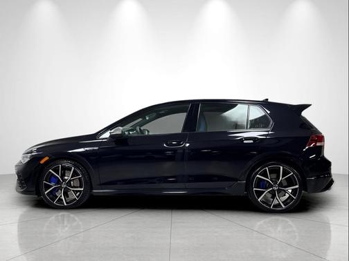 Deep Black Pearl 2024 Volkswagen Golf R 2.0T Manual