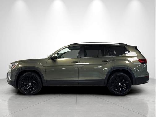 Avocado Green Pearl 2026 Volkswagen Atlas 2.0T SE w/Technology 4MOTION