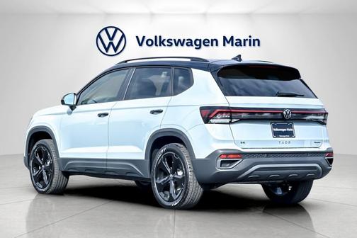 2026 Volkswagen Taos SE Black