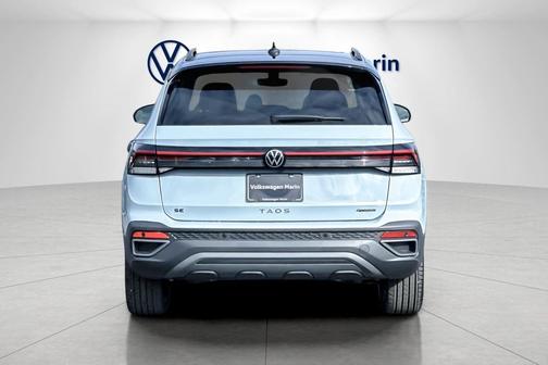 2026 Volkswagen Taos SE Black