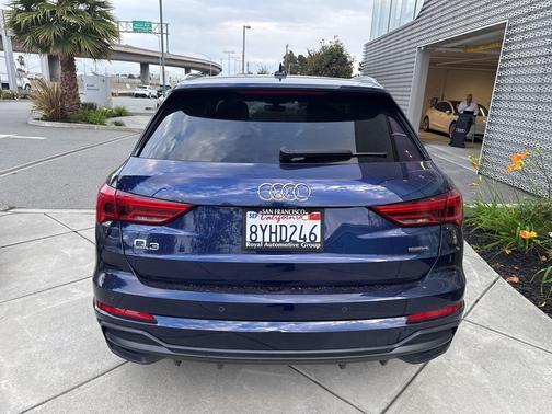 2022 Audi Q3 45 S line Premium