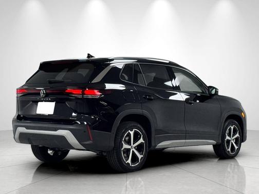 deep black pearl 2026 Volkswagen Tiguan 2.0T SE