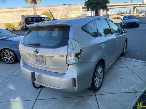 2012 Toyota Prius v Five
