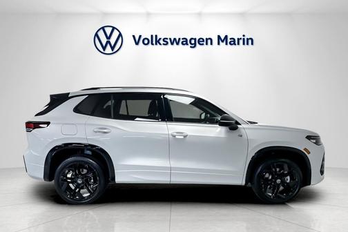 2026 Volkswagen Tiguan 2.0T SE R-Line Black 4MOTION