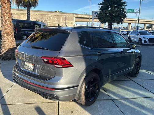 2024 Volkswagen Tiguan 2.0T SE R-Line Black 4MOTION