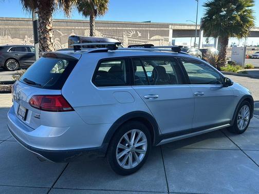 2017 Volkswagen Golf Alltrack TSI SE