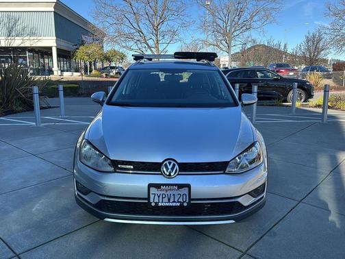 2017 Volkswagen Golf Alltrack TSI SE