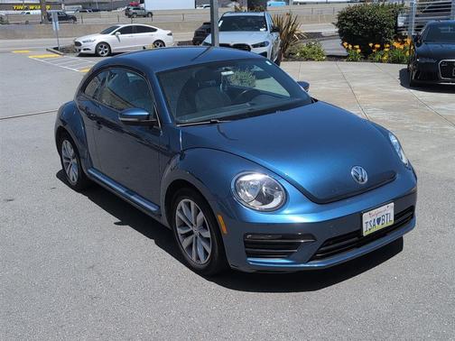 Silk Blue Metallic 2017 Volkswagen Beetle 1.8T