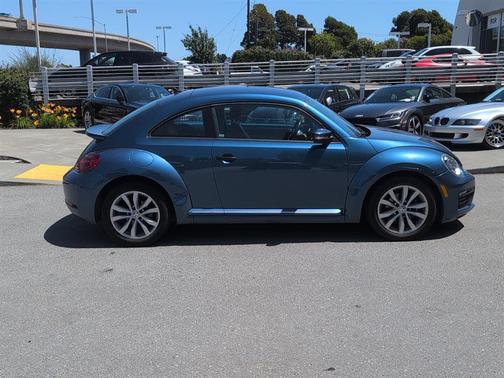 Silk Blue Metallic 2017 Volkswagen Beetle 1.8T