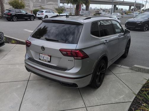 2023 Volkswagen Tiguan 2.0T SE R-Line Black 4MOTION