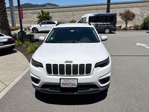 Bright White Clearcoat 2021 Jeep Cherokee Altitude