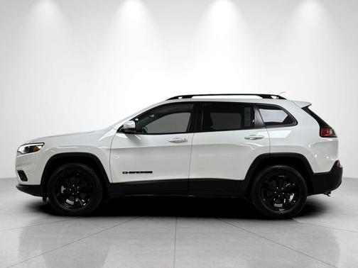 Bright White Clearcoat 2021 Jeep Cherokee Altitude