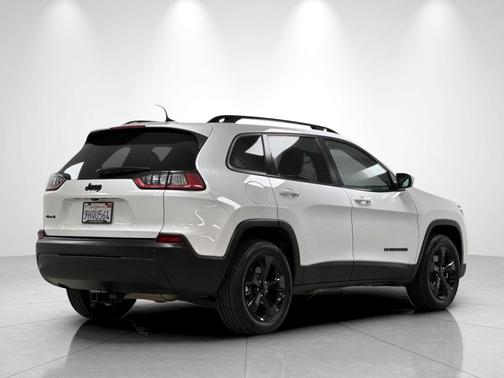 Bright White Clearcoat 2021 Jeep Cherokee Altitude