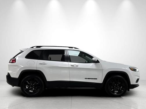 Bright White Clearcoat 2021 Jeep Cherokee Altitude