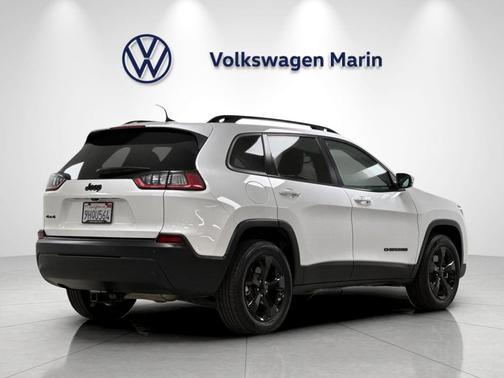 Bright White Clearcoat 2021 Jeep Cherokee Altitude